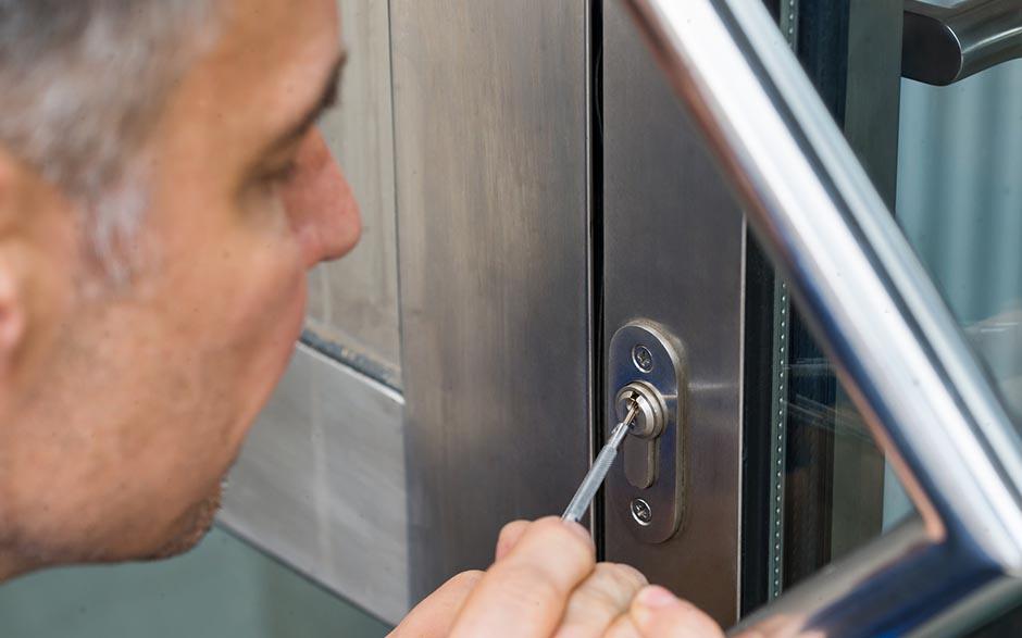 résolu serrurier ouverture de porte Paris 18
